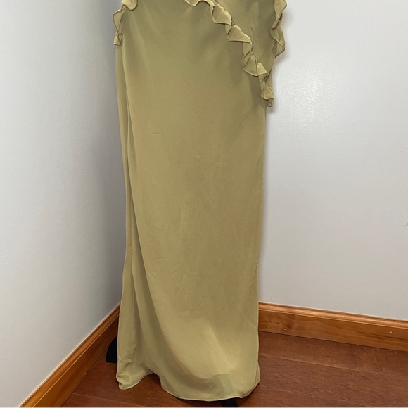 House of CB- PIXIE Olive Ruffle Maxi Dress Size Large Green V Neck Summer - Picture 13 of 15